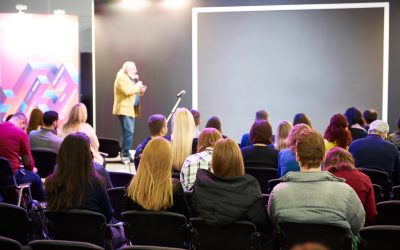 Workshops, Retreats, and Pitches: How to pick the best writers conference for you